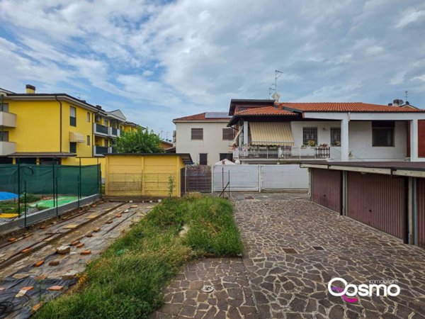 appartamento in vendita a Rosate