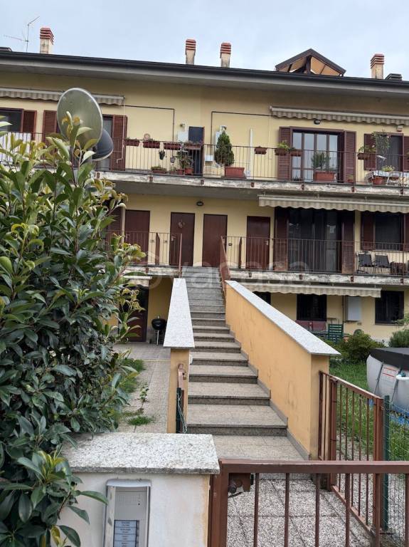 appartamento in vendita a Rosate