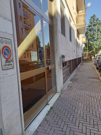 ufficio in vendita a Rozzano in zona Quinto Stampi