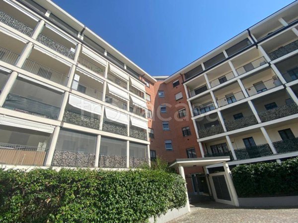 appartamento in vendita a Rozzano in zona Quinto Stampi