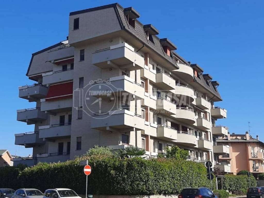 appartamento in vendita a Rozzano in zona Quinto Stampi