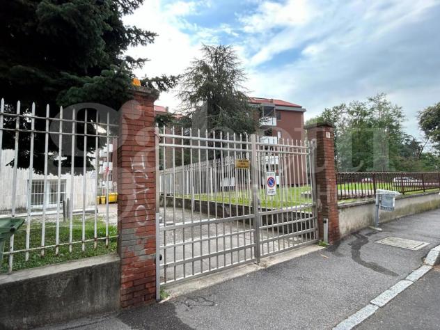 negozio in vendita a Rozzano in zona Pontesesto