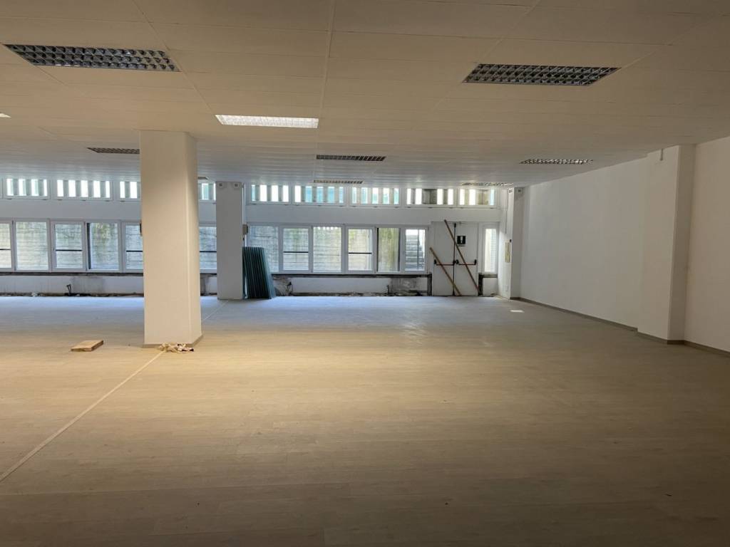 ufficio in vendita a Rozzano
