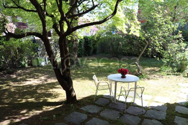 casa indipendente in vendita a Rozzano in zona Quinto Stampi