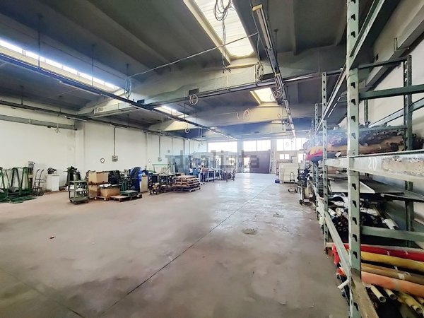 ufficio in vendita a Rozzano