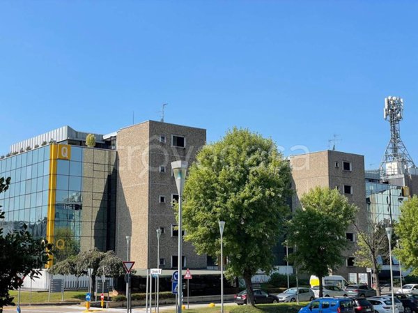 ufficio in vendita a Rozzano