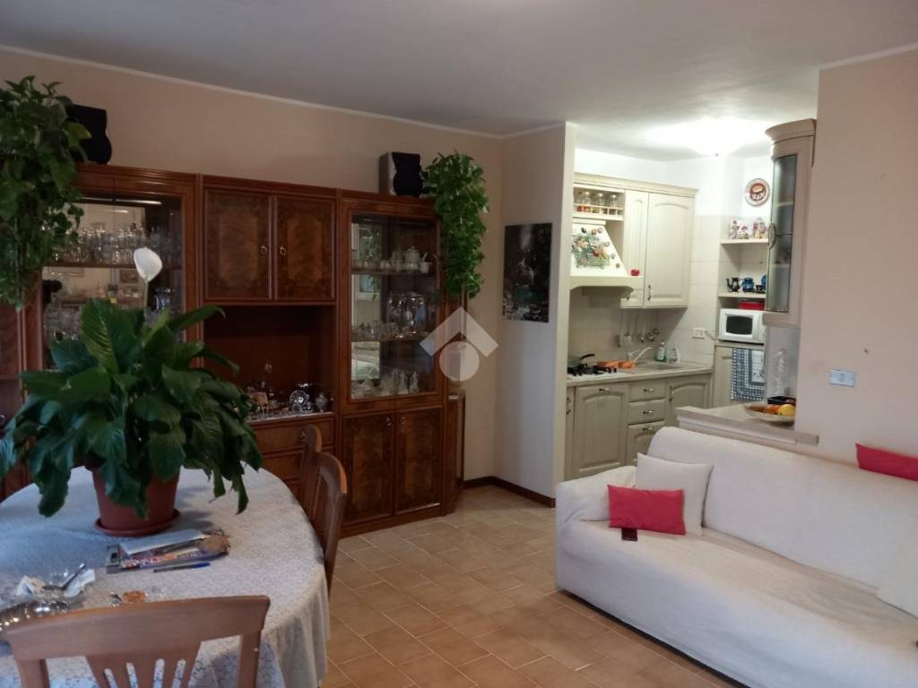 appartamento in vendita a Rozzano in zona Valleambrosia