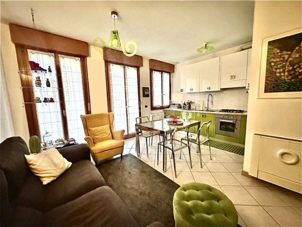 appartamento in vendita a Rozzano in zona Valleambrosia