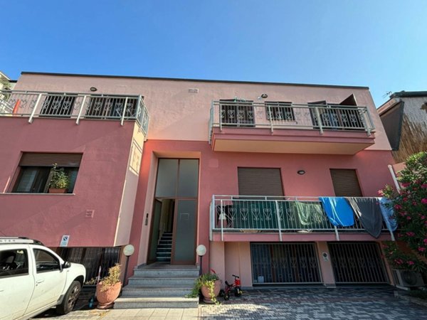 appartamento in vendita a Rozzano in zona Quinto Stampi
