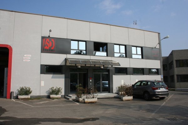 capannone in vendita a Rozzano