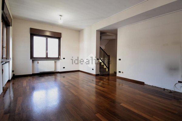 casa indipendente in vendita a Rozzano in zona Quinto Stampi
