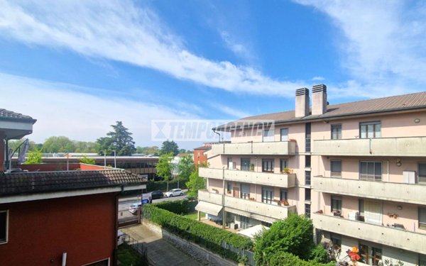 appartamento in vendita a Rozzano in zona Cassino Scanasio