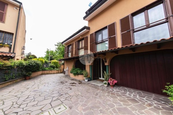 casa indipendente in vendita a Rozzano