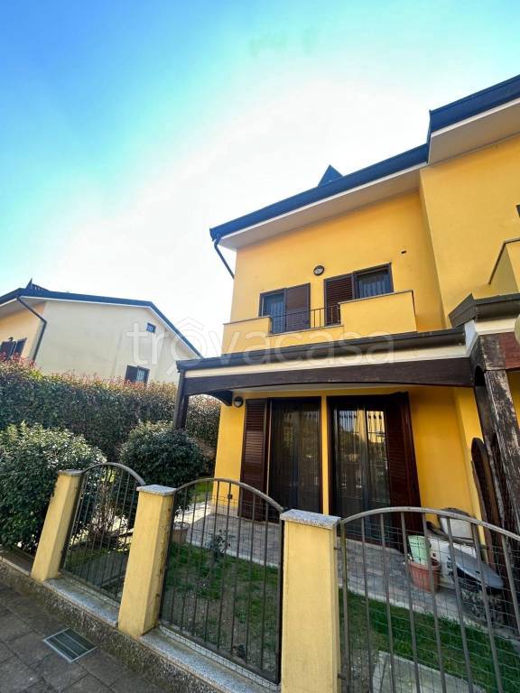 casa indipendente in vendita a Rozzano