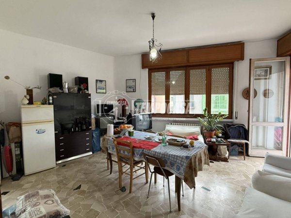 appartamento in vendita a Rozzano in zona Quinto Stampi