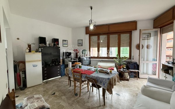 appartamento in vendita a Rozzano in zona Quinto Stampi