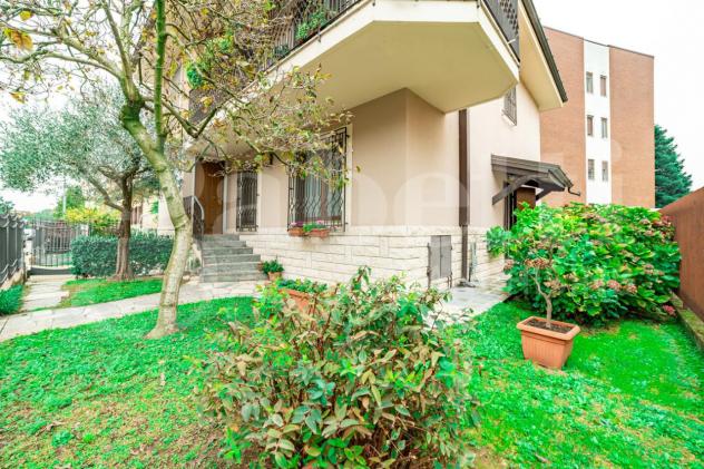casa indipendente in vendita a Rozzano