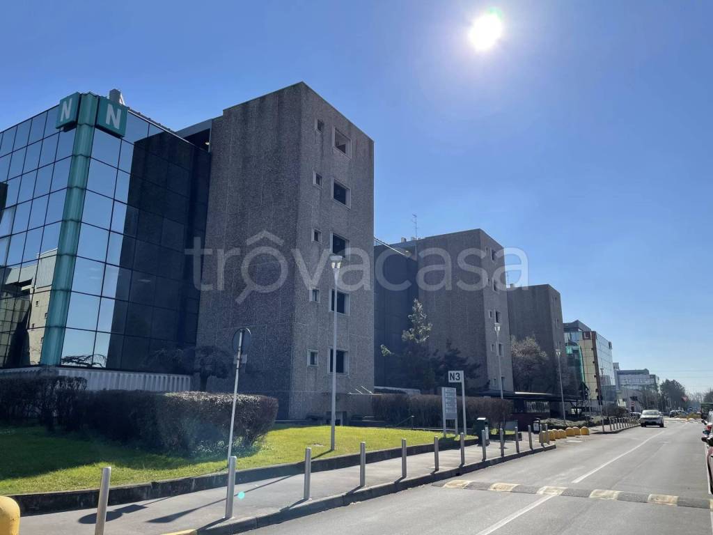 ufficio in vendita a Rozzano