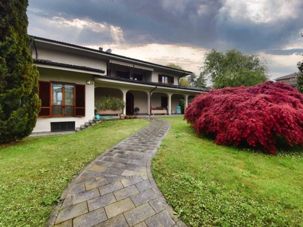 casa indipendente in vendita a Rozzano in zona Pontesesto