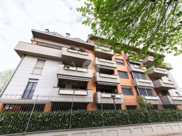 appartamento in vendita a Rozzano in zona Quinto Stampi