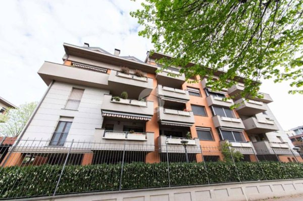 appartamento in vendita a Rozzano in zona Quinto Stampi