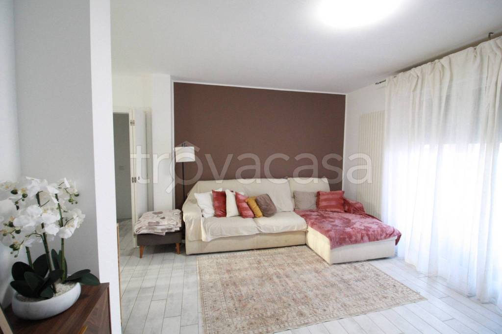 appartamento in vendita a Rozzano in zona Pontesesto