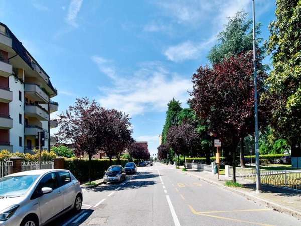appartamento in vendita a Rozzano in zona Cassino Scanasio