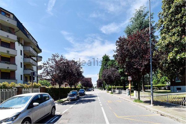 appartamento in vendita a Rozzano in zona Cassino Scanasio