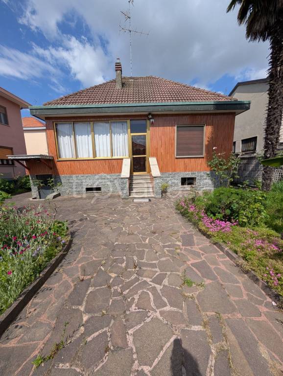 casa indipendente in vendita a Rozzano