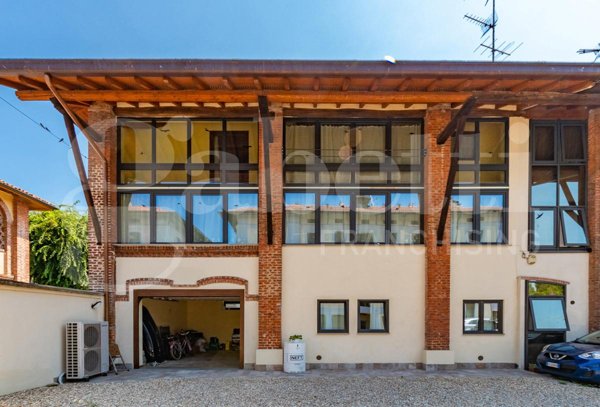 casa indipendente in vendita a Rozzano in zona Cassino Scanasio