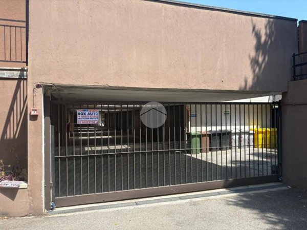 negozio in vendita a Rozzano