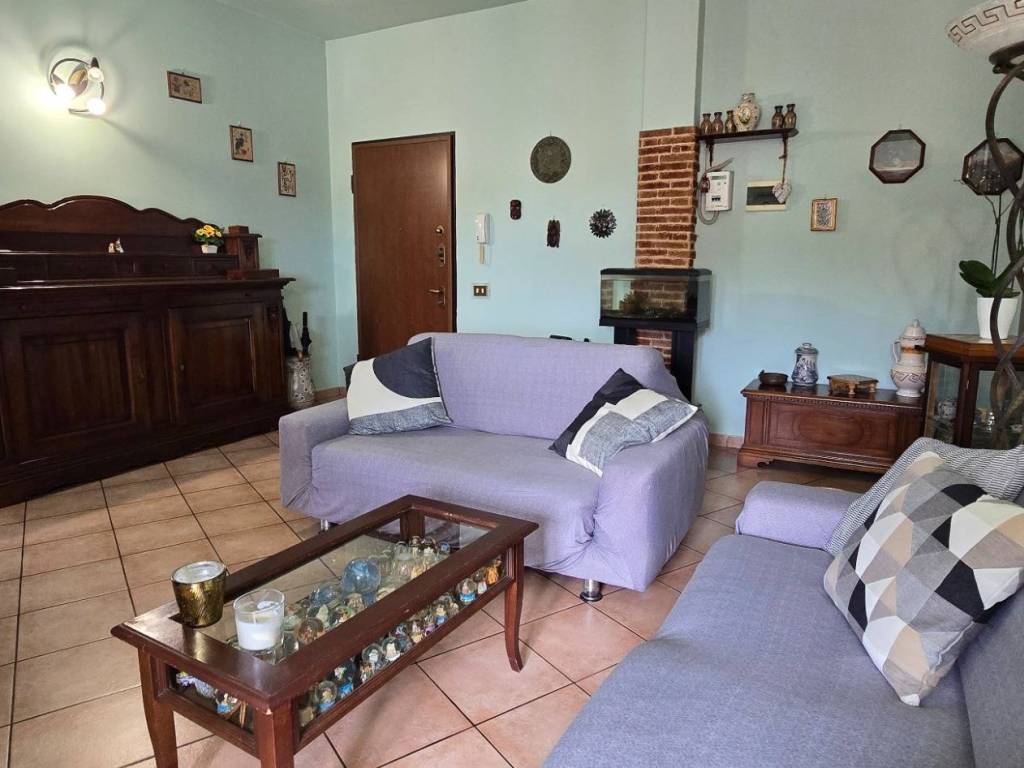 appartamento in vendita a Rozzano in zona Cassino Scanasio