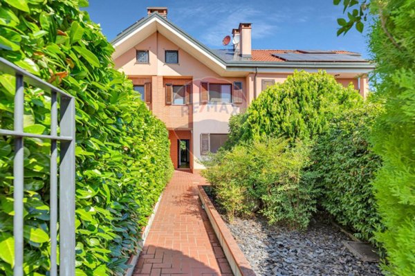 casa indipendente in vendita a Rozzano