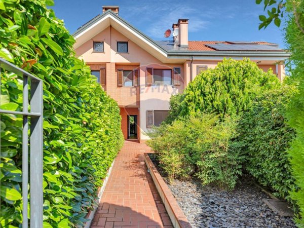 casa indipendente in vendita a Rozzano