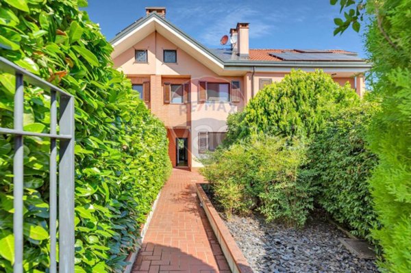 casa indipendente in vendita a Rozzano