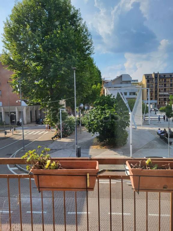 appartamento in vendita a Rozzano in zona Quinto Stampi