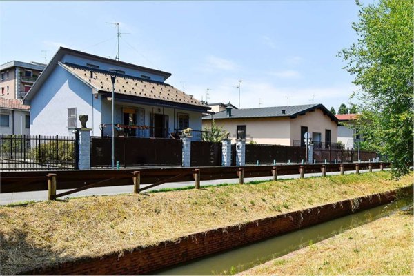 casa indipendente in vendita a Rozzano