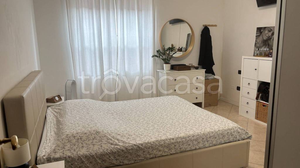 appartamento in vendita a Rozzano in zona Quinto Stampi
