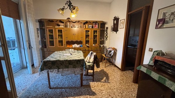 appartamento in vendita a Rozzano in zona Quinto Stampi