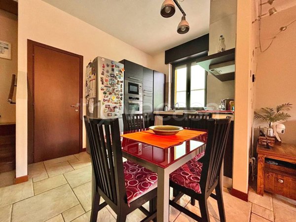 casa indipendente in vendita a Rozzano in zona Cassino Scanasio