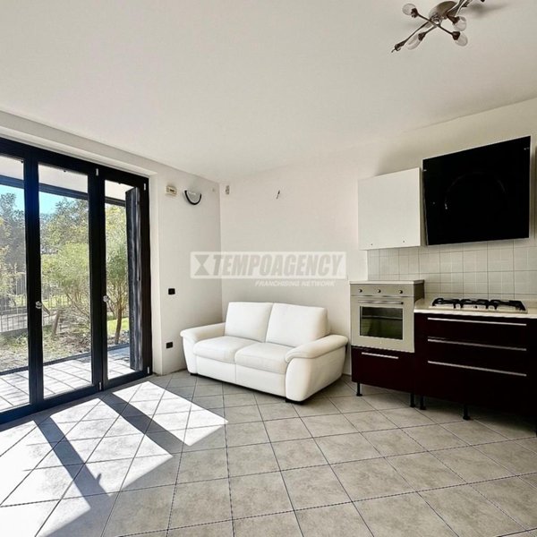 appartamento in vendita a Rozzano in zona Valleambrosia