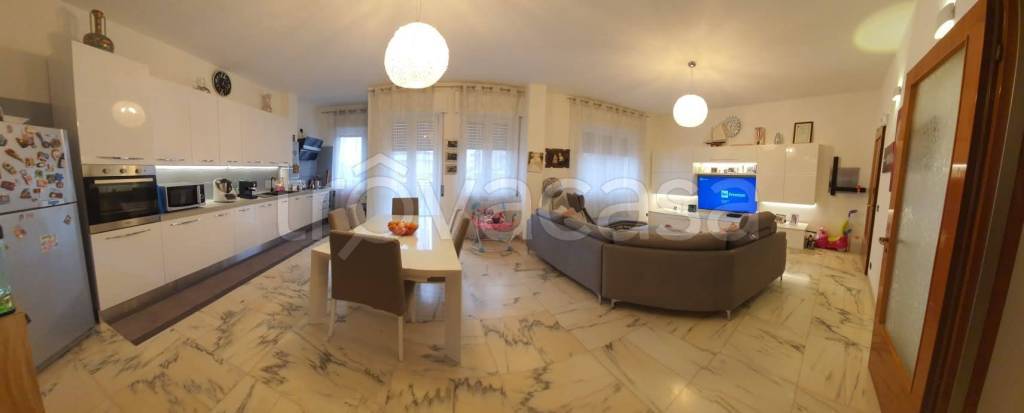 appartamento in vendita a Rozzano in zona Quinto Stampi