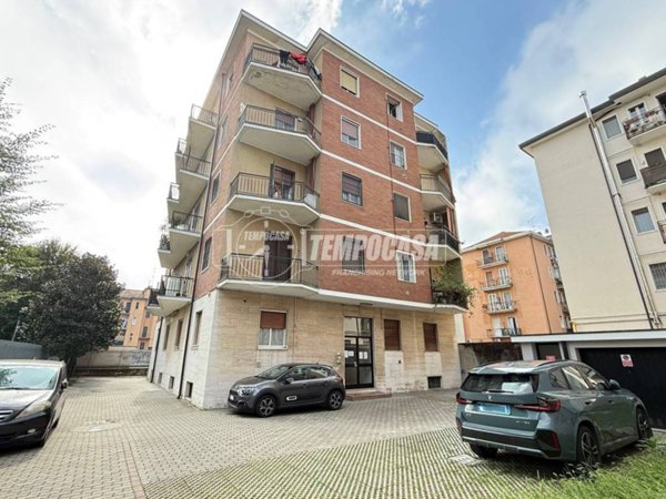 appartamento in vendita a Rozzano in zona Quinto Stampi