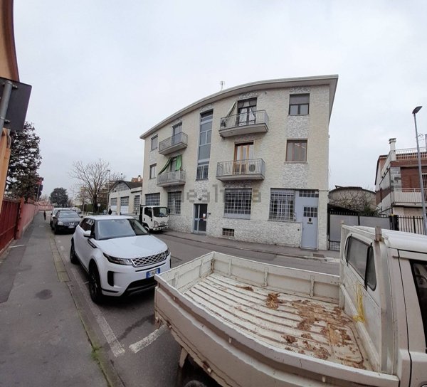 appartamento in vendita a Rozzano in zona Quinto Stampi