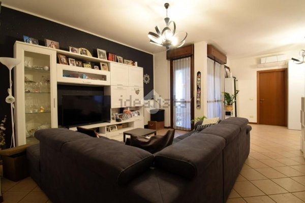 appartamento in vendita a Rozzano in zona Quinto Stampi