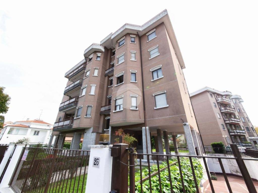 appartamento in vendita a Rozzano