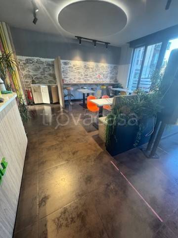 negozio in vendita a Rozzano