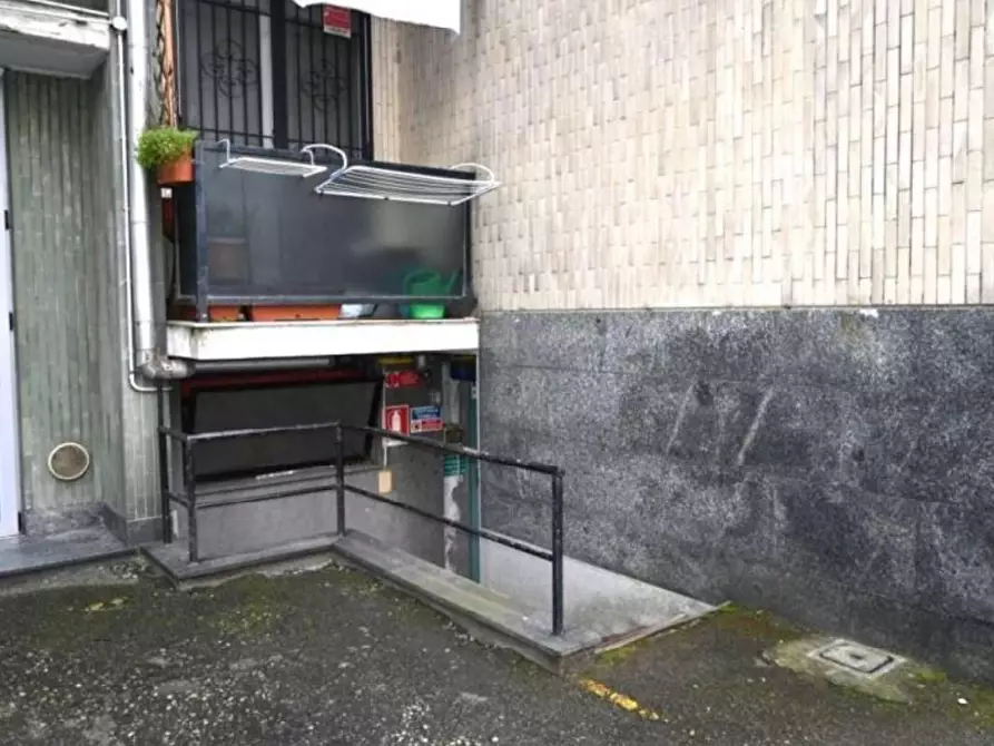 locale di sgombero in vendita a Rozzano