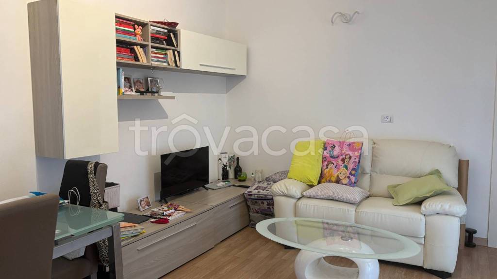 appartamento in vendita a Rozzano in zona Quinto Stampi