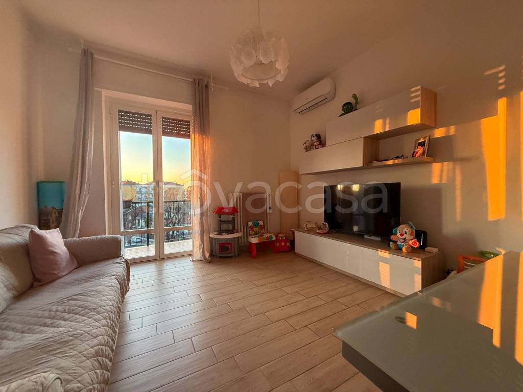 appartamento in vendita a Rozzano in zona Quinto Stampi